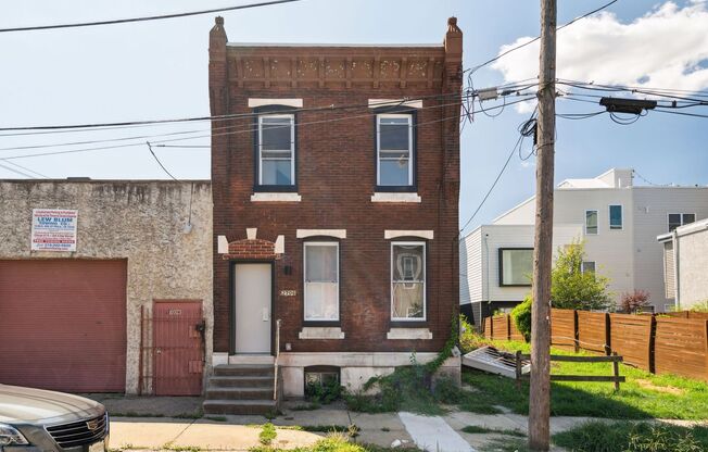 3 beds, 2.5 baths, $2,200