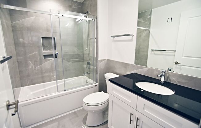 2 beds, 2 baths, 1,014 sqft, $4,300, Unit 3833-219