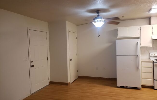 3 beds, 2 baths, $1,695, Unit 120 SE 143rd #5