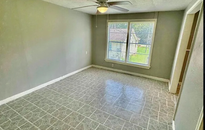 4265 WOODLAWN AVE Unit B BEAUMONT,	TX	77703