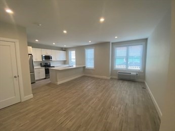 208 NEPONSET VLY PKWY