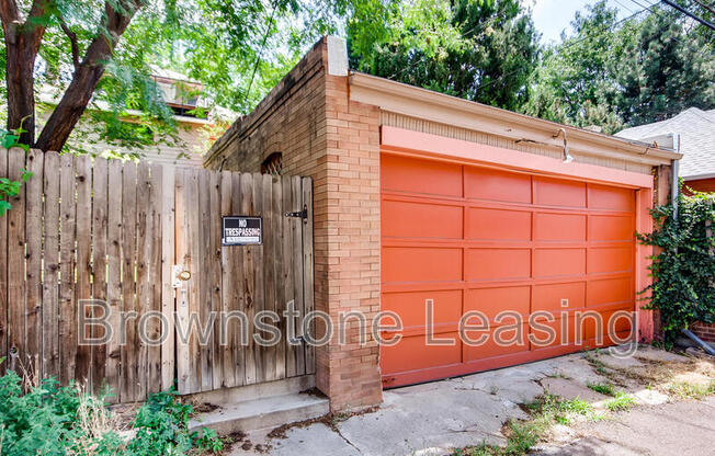 1035 MARION ST
