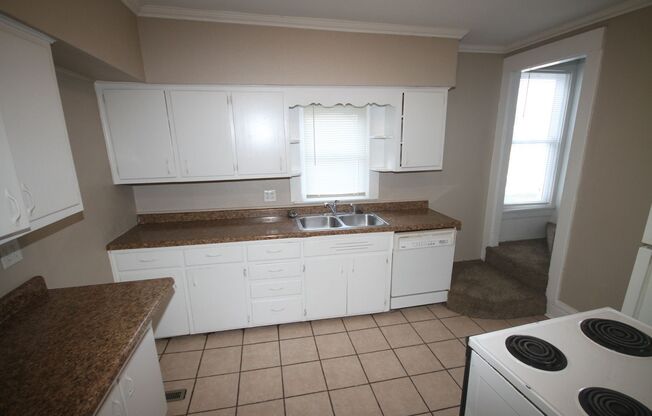 3 beds, 2 baths, $1,575