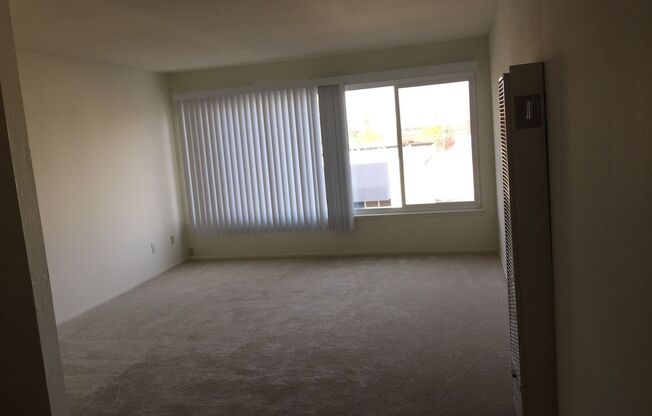 Studio, 1 bath, $1,800, Unit 31