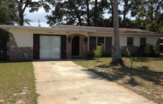 Great 3 Bedroom Home 2 blocks from Indian River