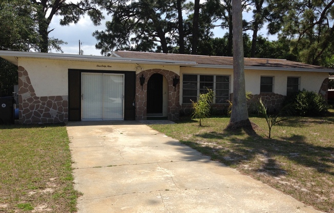 Great 3 Bedroom Home 2 blocks from Indian River