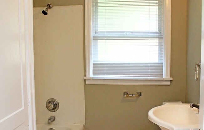2 beds, 1 bath, 770 sqft, $1,495, Unit 5141