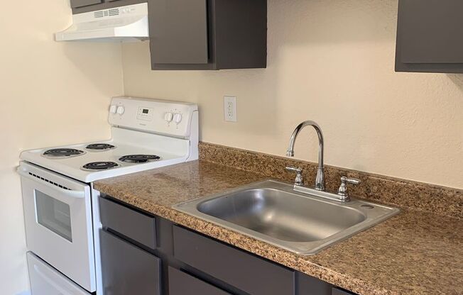 1 bed, 1 bath, 620 sqft, $1,350, Unit 3200 E