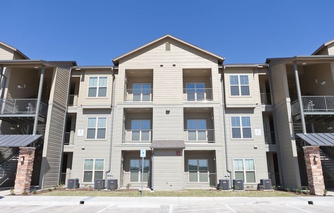 1 bed, 1 bath, 685 sqft, $949, Unit 4205