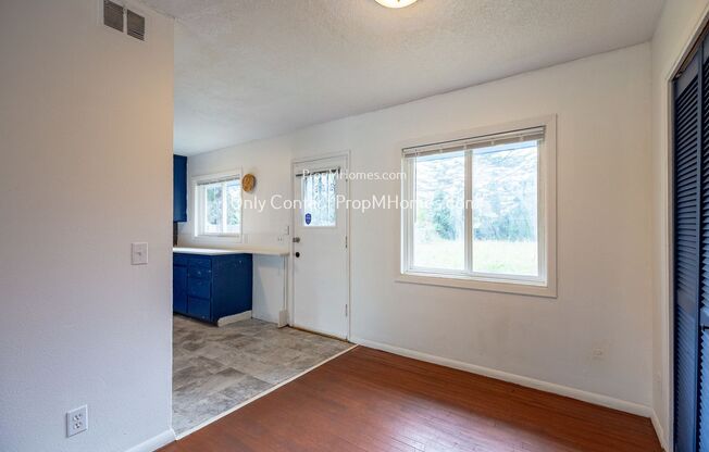 2 beds, 1 bath, $2,199