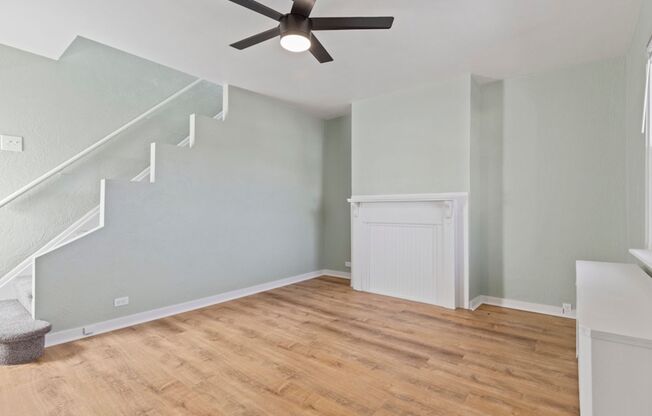 Bright 2 Bedroom Apartment in Duquesne Heights – Minutes from Mount Washington Overlook!