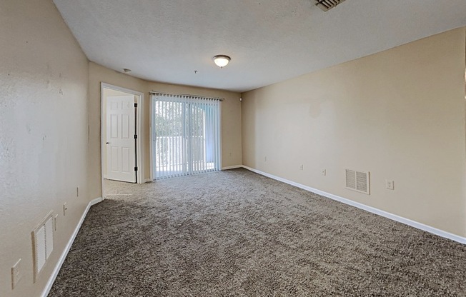 5800 LK POINTE VLG CIR