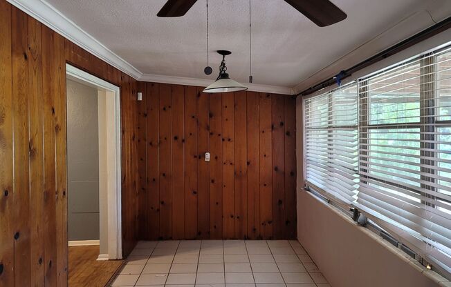 4 Bedroom, 2 bath in Orlando. Fenced in yard ...