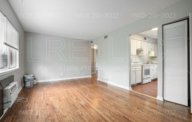 2421 LINDSAY AVE