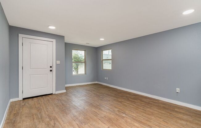 Spacious 4-Bedroom Home with Modern Finishes – Owenwood, Dallas