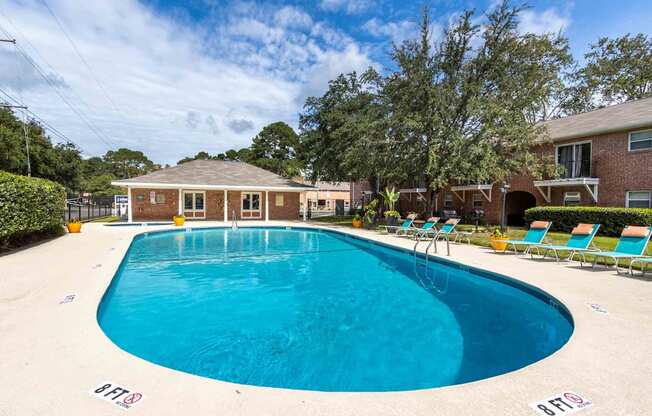 The Jaunt Apartments in Charleston South Carolina photo of resort-style pool