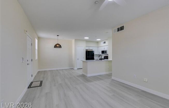 3 beds, 2 baths, $1,850, Unit # 3104