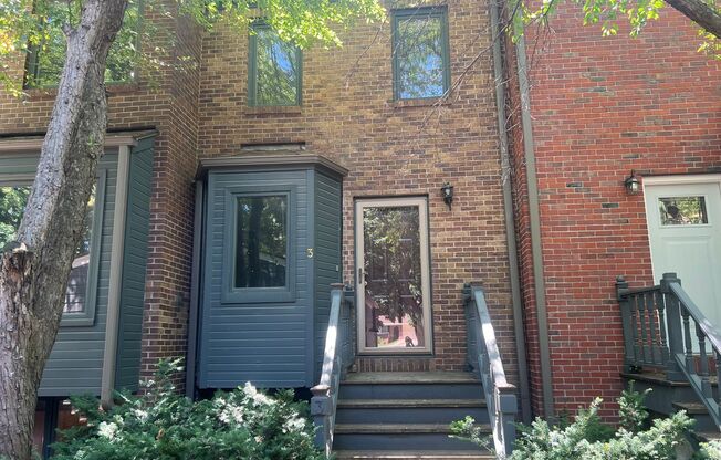 MOVE IN SPECIAL: 1/2 off 1st Month's rent - South Townhome with Washer & Dryer, Garage