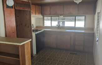 2 beds, 1 bath, $1,170, Unit Space 21 MH (Park Owned)