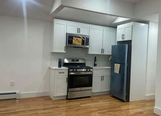 3 beds, 1 bath, 1,000 sqft, $3,400, Unit 1