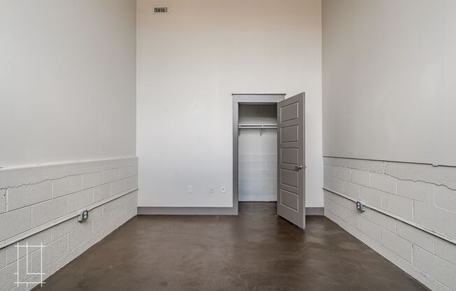 1 bed, 1 bath, $1,585, Unit 727 N. 4th St. Apt. 121