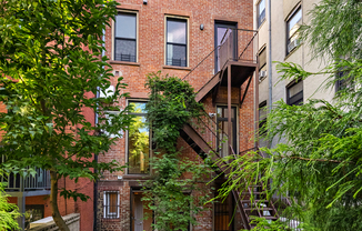 146 SAINT JAMES PL