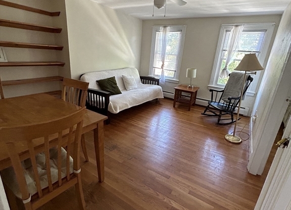 2 beds, 1 bath, $3,000, Unit 3