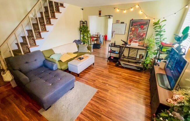 Gorgeous 3-Bedroom Home in Havertown! Available NOW!