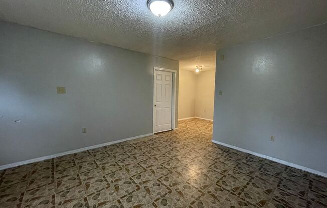 2 beds, 2 baths, $800, Unit Unit D