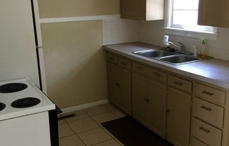 3 beds, 1 bath, $1,050