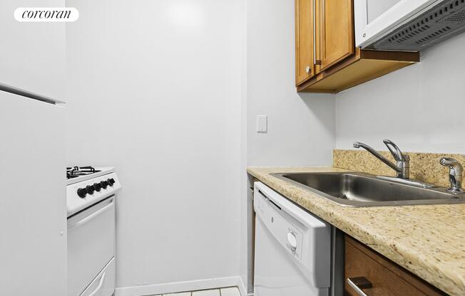 Studio, 1 bath, 400 sqft, $3,000, Unit 2QQ
