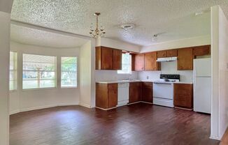 3 beds, 1 bath, $950