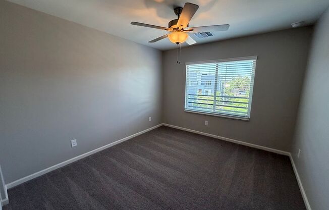 3 beds, 2.5 baths, $2,195, Unit # 22
