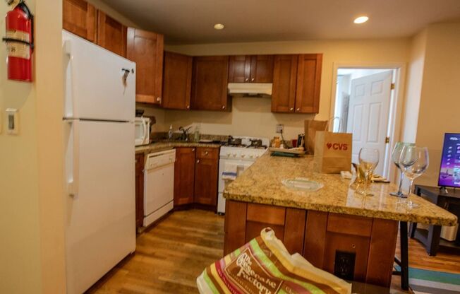 3 beds, 1 bath, $3,995, Unit 62 Egmont St. #6