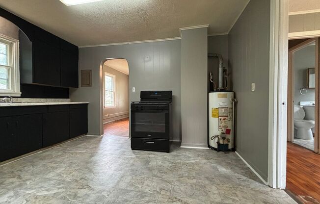 3 beds, 1 bath, $995