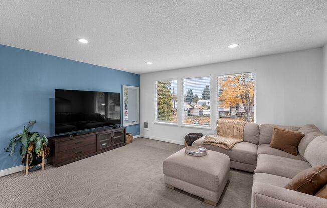 818/820 S. Collins Rd.