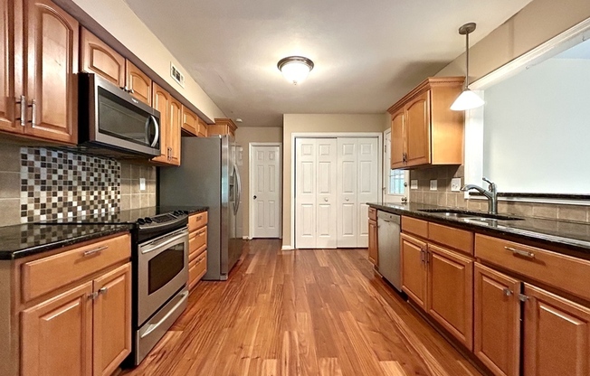 1210 SOMERSBY LN