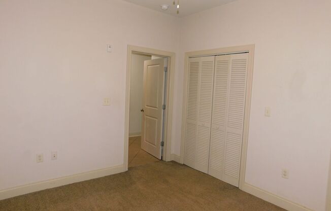 2 beds, 2 baths, $1,600, Unit Unit 113