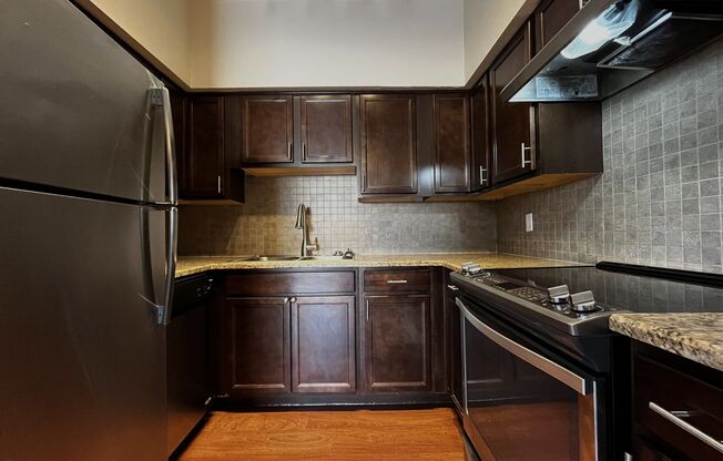 2 beds, 2 baths, 872 sqft, $1,175, Unit 06-D