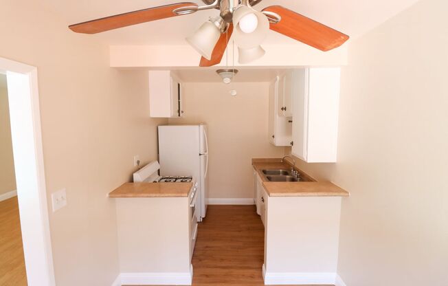 1 bed, 1 bath, $2,195, Unit 32