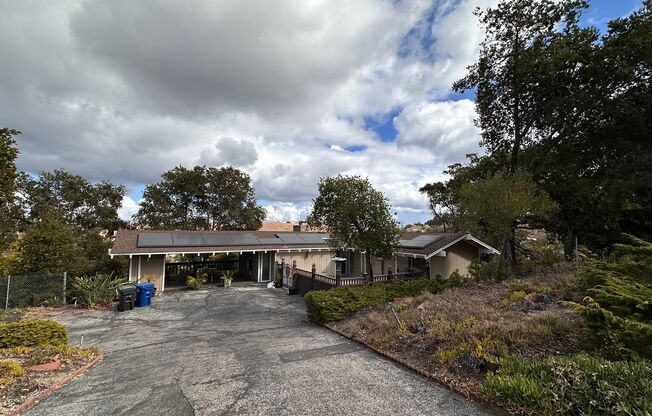 Los Altos Hills Retreat w/ stunning views (4bd/3ba) & Palo Alto schools