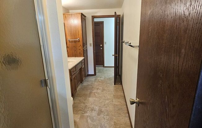 2 beds, 2 baths, 1,034 sqft, $1,299, Unit 1401 018