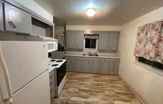 3 beds, 1 bath, $1,900