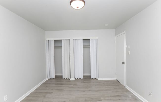 2 beds, 1 bath, $1,100, Unit 2