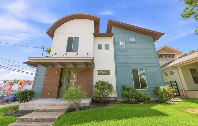 603 W 30 ST