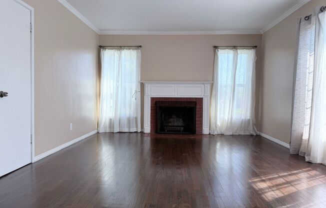 Charming 3BR / 2BA house in Altadena, located on a spacious corner lot in West Altadena.