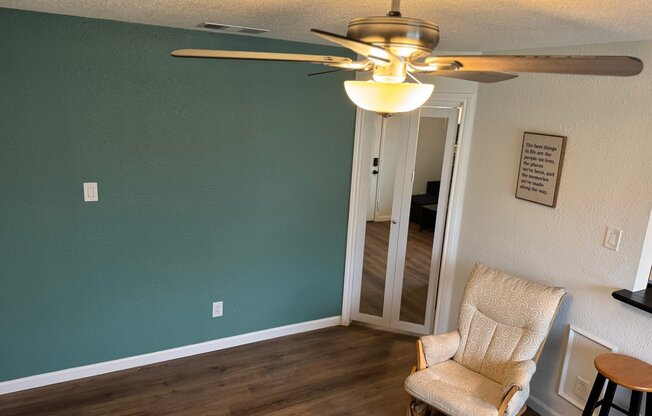 1123 DISRAELI CIR