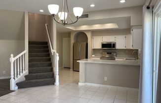 Must See 2/2.5 Condo in Pointe South Mountain!!