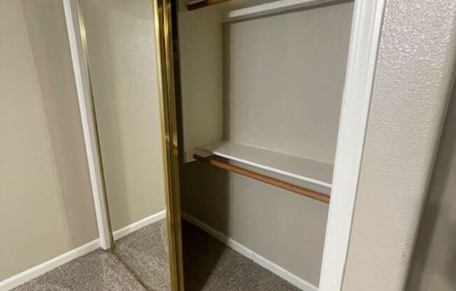 1 bed, 1 bath, 822 sqft, $1,395, Unit 910 H 105