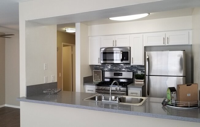 Studio, 1 bath, 518 sqft, $2,025, Unit 8555-207